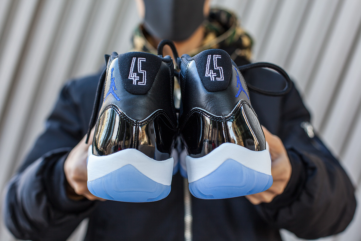 378037-003,AJ11,Air Jordan 11 378037-003AJ11 看看小编提前上脚 Air Jordan 11 “Space Jam”，你给打几分？