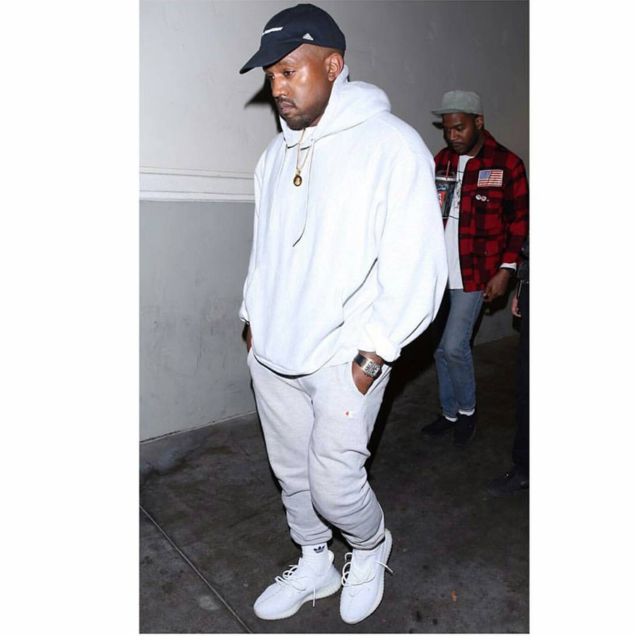 Yeezy 350 Boost V2,Yeezy 350 B  侃爷萎靡现身！再度上脚纯白 Yeezy 350 Boost V2
