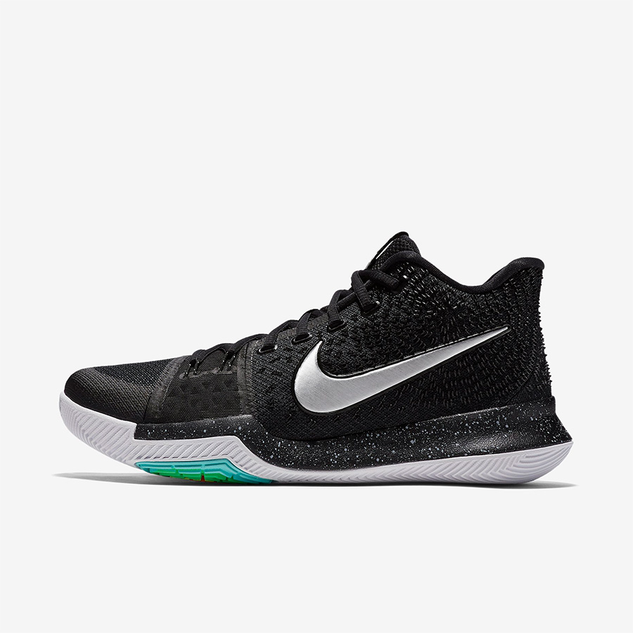 852396-018,Kyrie 3,Nike 852396-018 小码已经售罄，Kyrie 3 首发配色销售情况不错