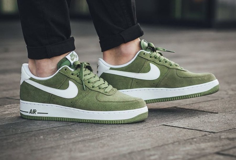 Nike, Air Force 1  极具质感的 Air Force 1 再次推出全新配色