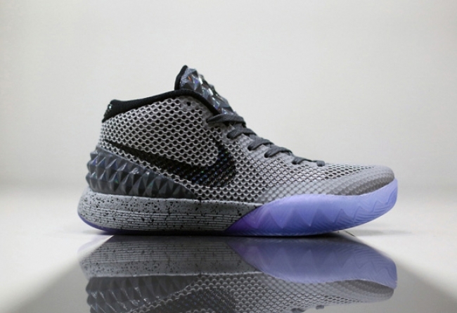 Nike, Kyrie 3  欧文上脚新配色！与 Kyrie 1 全明星极其相似！