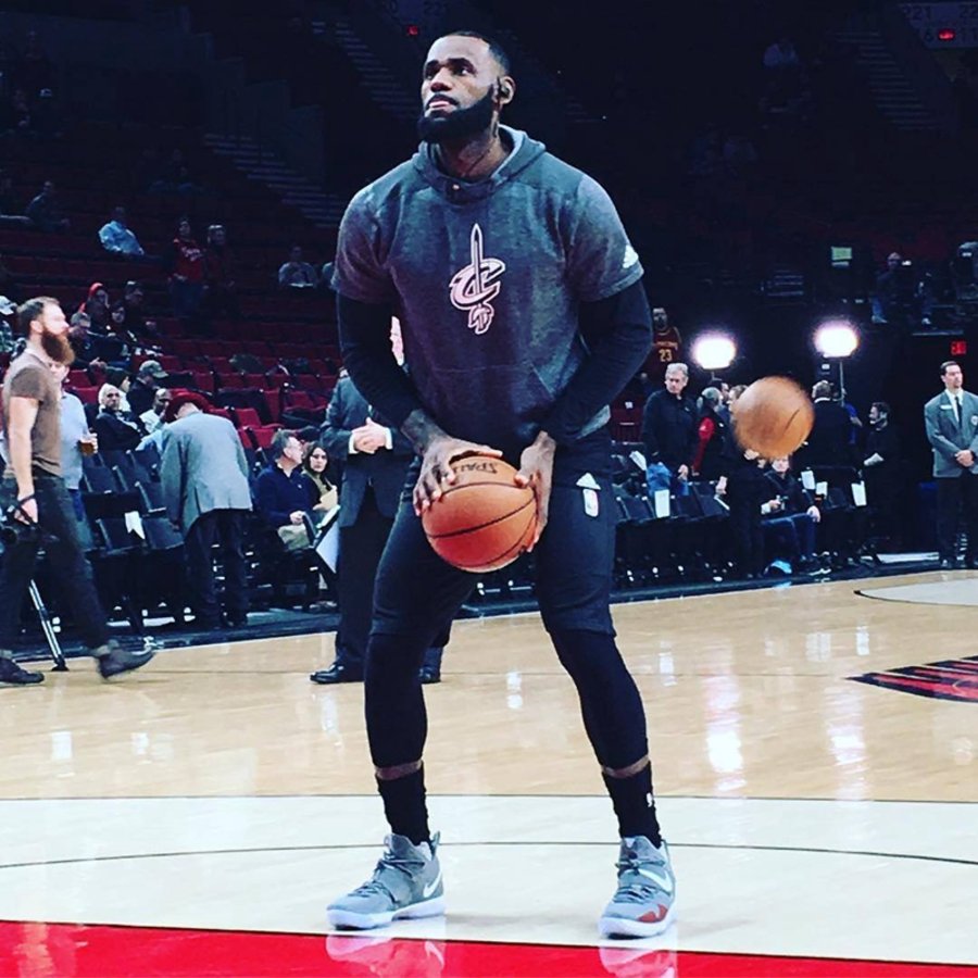 Nike,LBJ14  略显低调！詹姆斯上脚全新配色 LeBron 14 “Grey/White”