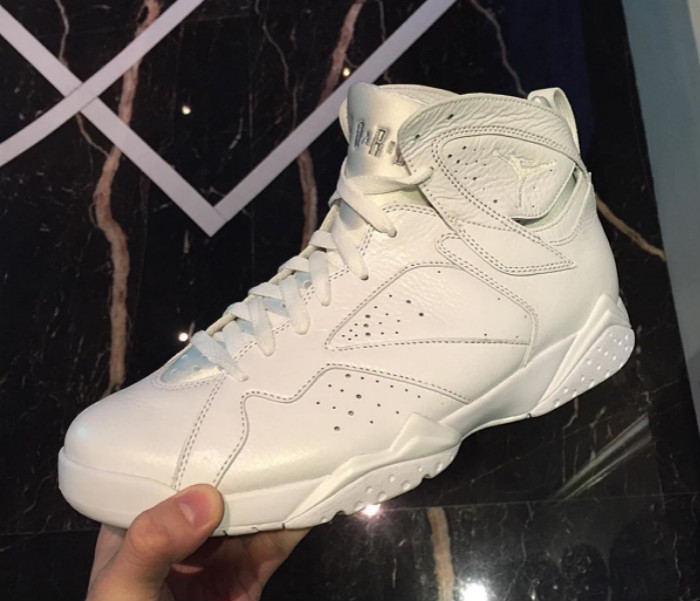 AJ7,Air Jordan 7,304775-120   Air Jordan 的白色军团已有两款确定发售