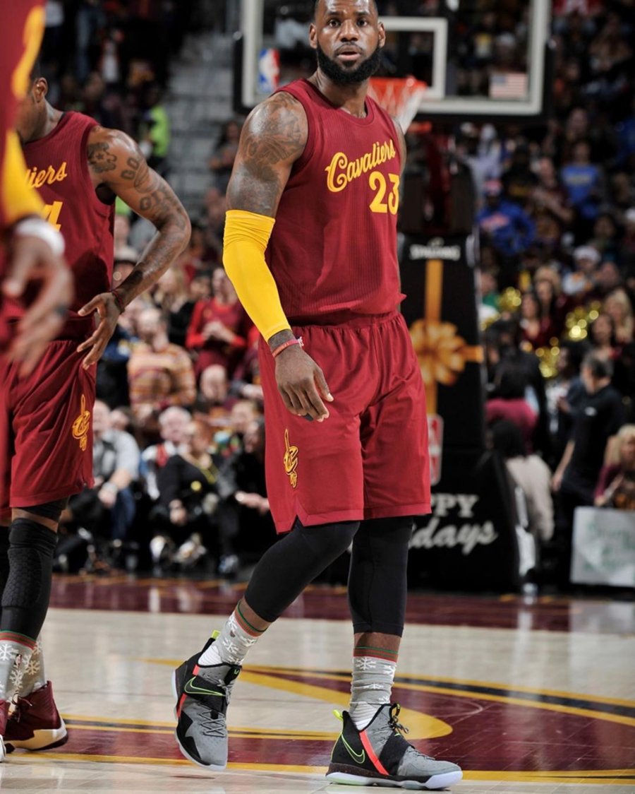 Nike,LBJ14  限定方式发售！Nike LeBron 14 圣诞配色国内明天上架！