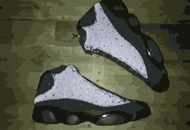 AJ13,Air Jordan 13,414571-011  沃尔上脚 Air Jordan 13 “Black Cat” 带来绚丽反光效果！