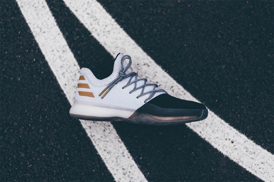 Harden Vol.1,adidas  哈登赛场上脚 “黑脚趾”！Harden Vol.1 新色呈现