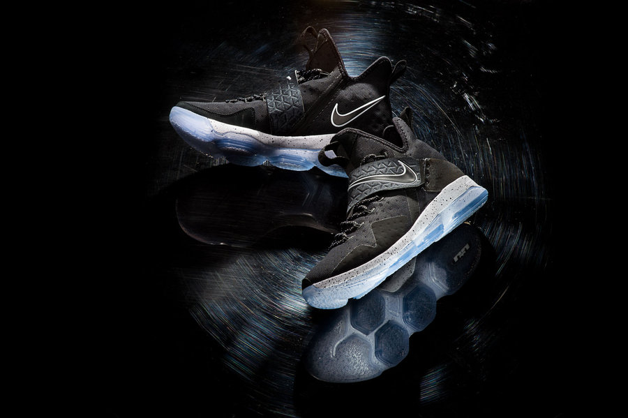 LBJ14,LeBron 14,Nike LBJ14 深入细节看个够！LeBron 14 “Black Ice” 精致近赏