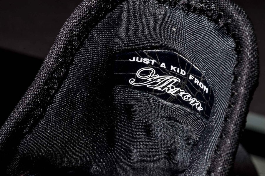 LBJ14,LeBron 14,Nike LBJ14 深入细节看个够！LeBron 14 “Black Ice” 精致近赏