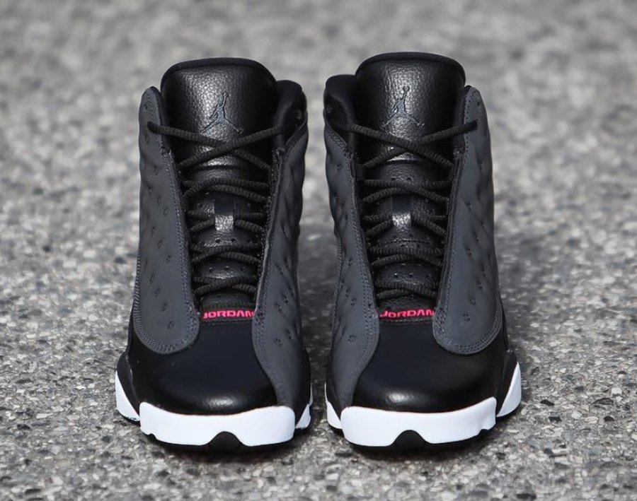 439358-009,AJ13,Air Jordan 13 439358-009AJ13 大面积 3M 反光的 Air Jordan 13 又来了！不过...
