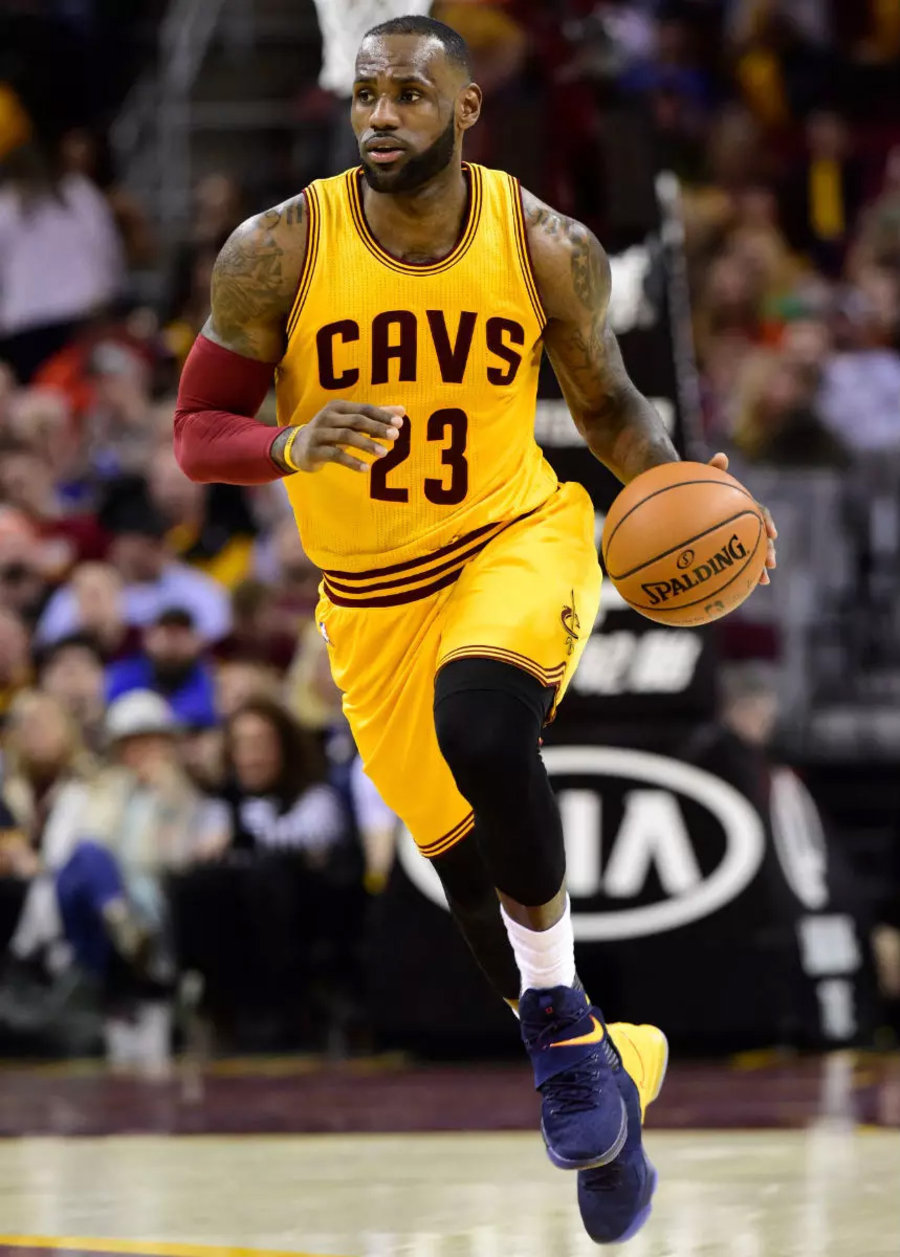 LBJ14,LeBron 14 LBJ14 詹姆斯赛场上脚蓝黄新配色 Nike LeBron 14 PE