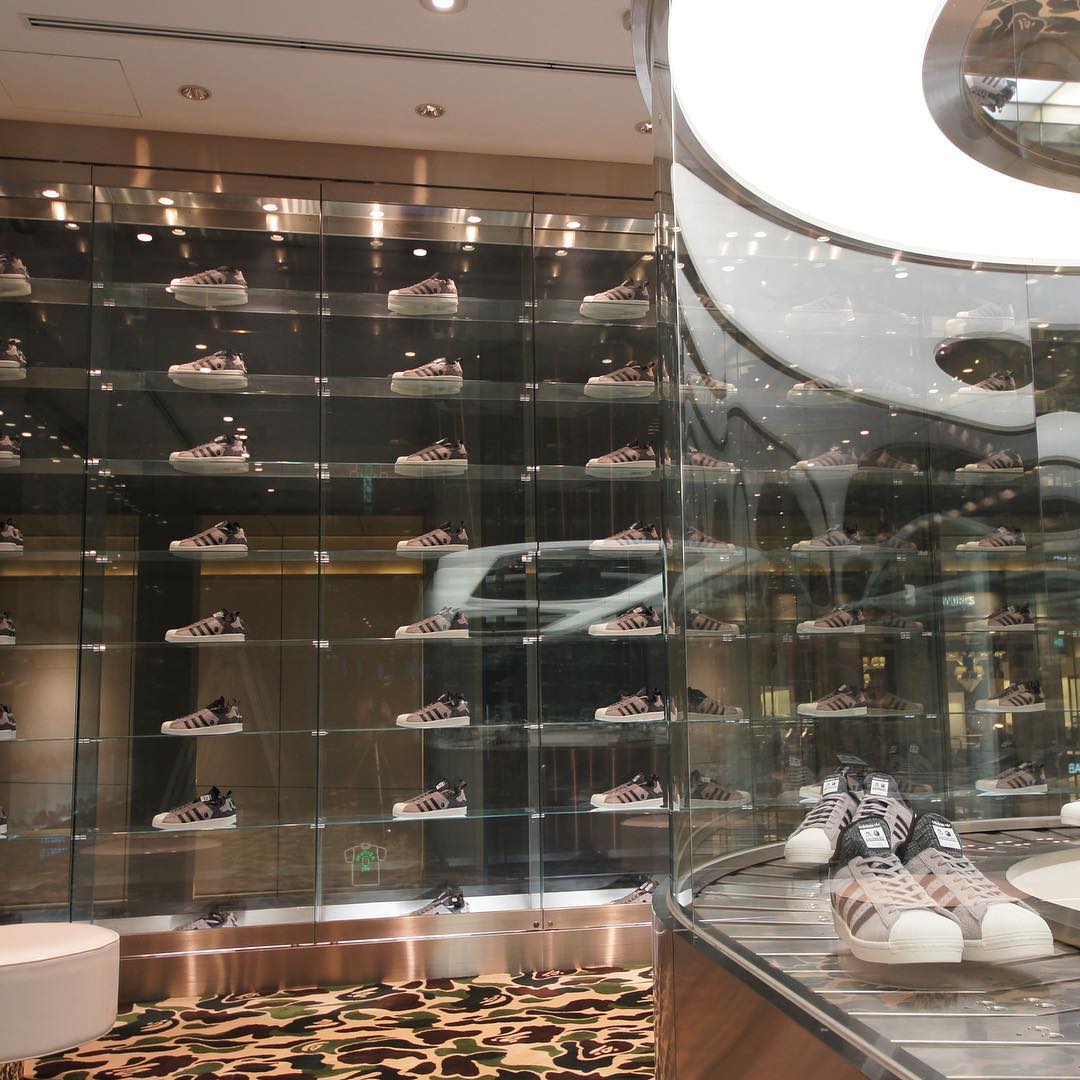 BAPE,NBHD,adidas  满眼都是钱！BAPE x NBHD x adidas 官方店铺陈列亮相