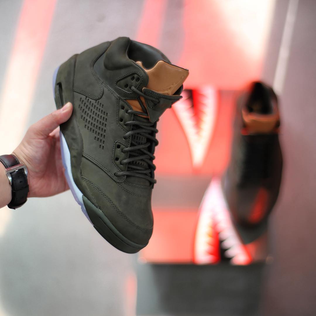 881432-305,AJ5,Air Jordan 5 881432-305AJ5 本周发售！史上最奢华的 Air Jordan 5 降临！