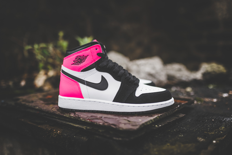 881426-009,AJ1,Air Jordan 1 881426-009AJ1 这两天最火的情人节礼物，就是这双球鞋了！