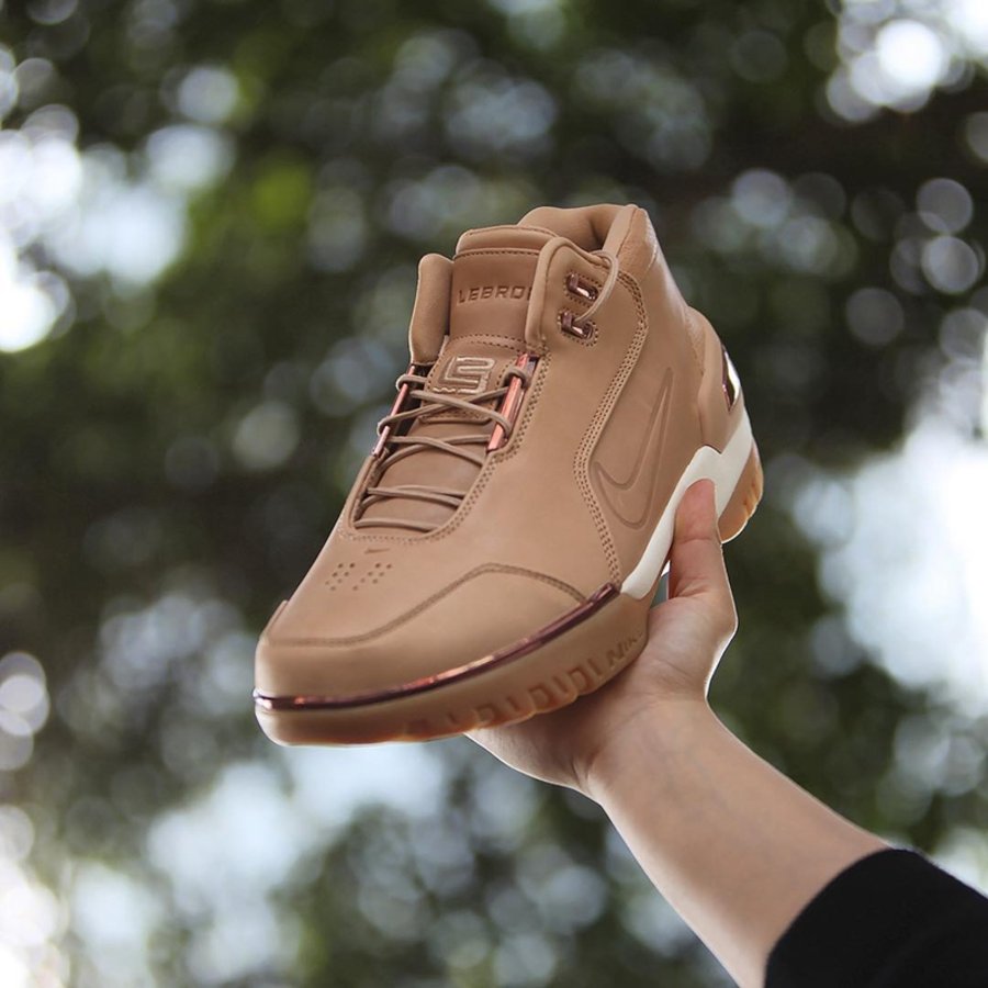 Nike,Air Zoom Generation,30821  2 月 17 日！勒布朗初代战靴国内即将上架