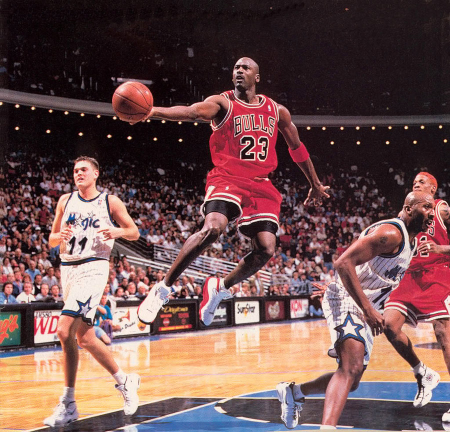 414571-122,AJ13,Air Jordan 13 414571-122AJ13 想不到吧！中国人最熟悉的 MJ 亲着上脚，居然是这个配色！