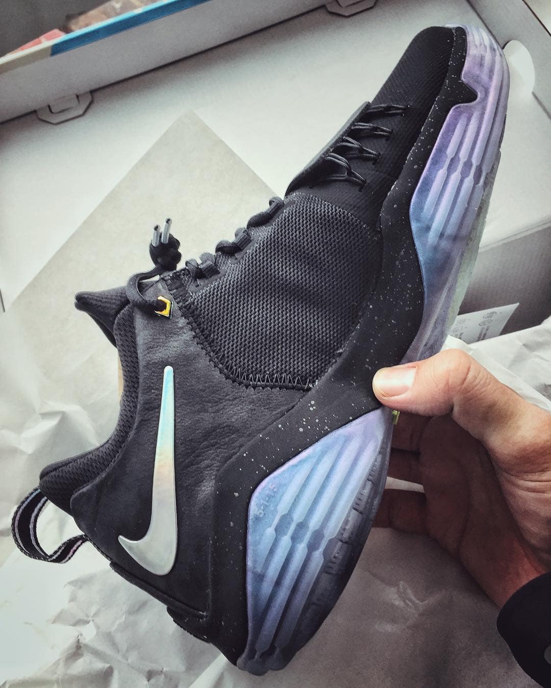 Nike,PG 1,911083-099  保罗乔治的首发 Nike PG 1 “Pre-Heat” 下周发售！