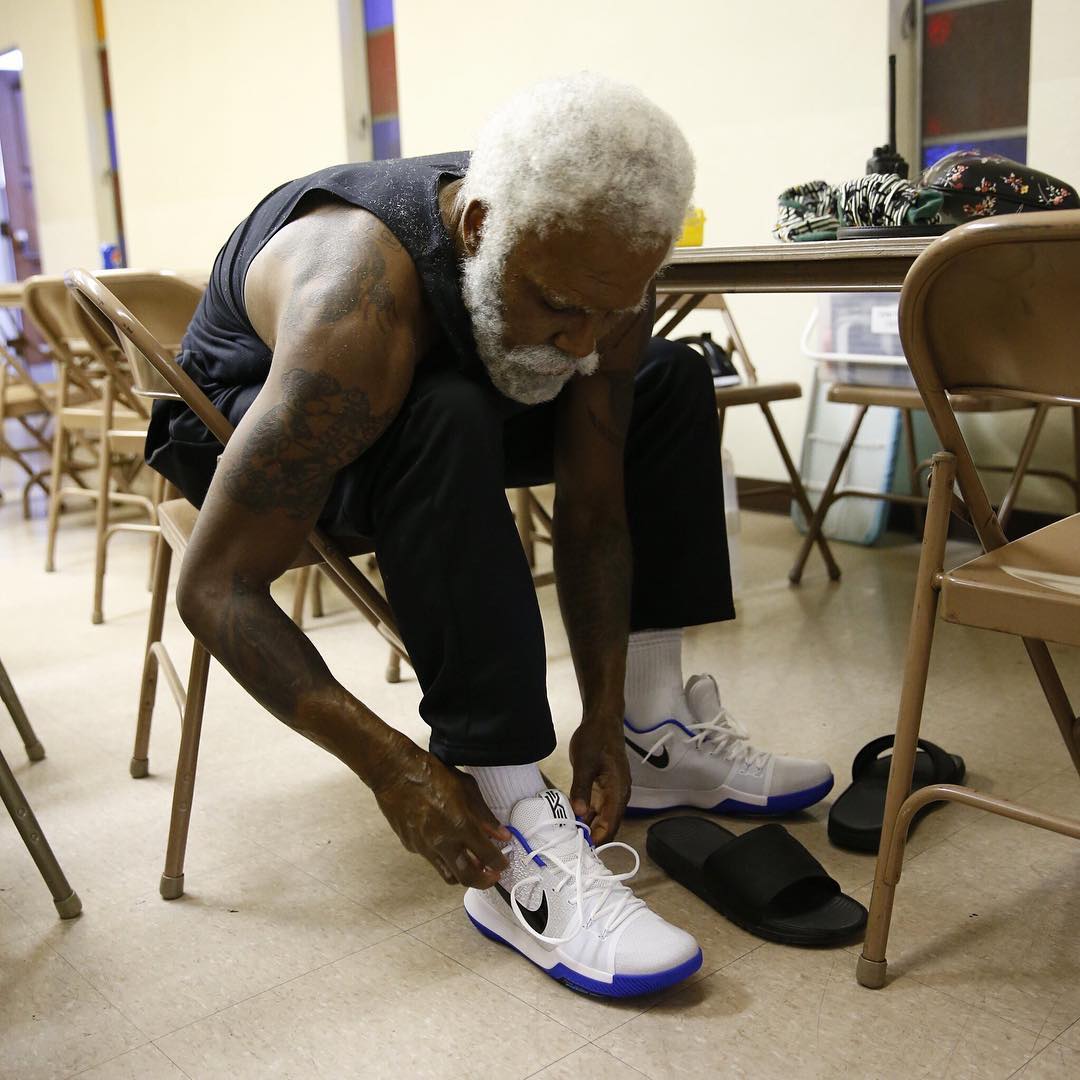 Nike,Kyrie 3,914681-300  欧文全新力作！Uncle Drew 上脚 Nike Kyrie 3!