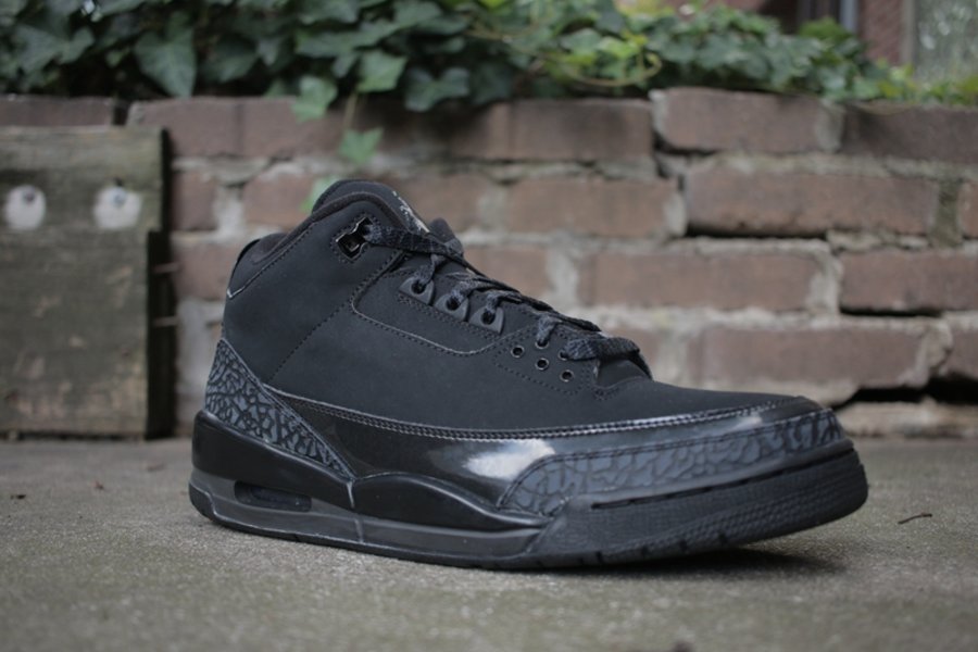 Air Jordan 3,AJ3,136064-011  经典小黑鞋归来！Air Jordan 3 “Black Cat” 年底复刻