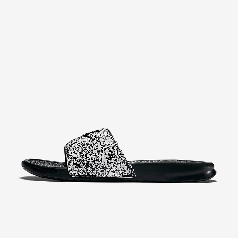 BENASSI JDI,BENASSI,Nike  泼墨爆裂加持！这个 Nike BENASSI 拖鞋仅售 ￥199！