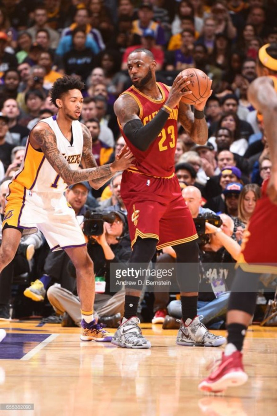 LeBron 14,LeBron James  雪地迷彩！詹姆斯上脚 LeBron 14 PE 全新配色