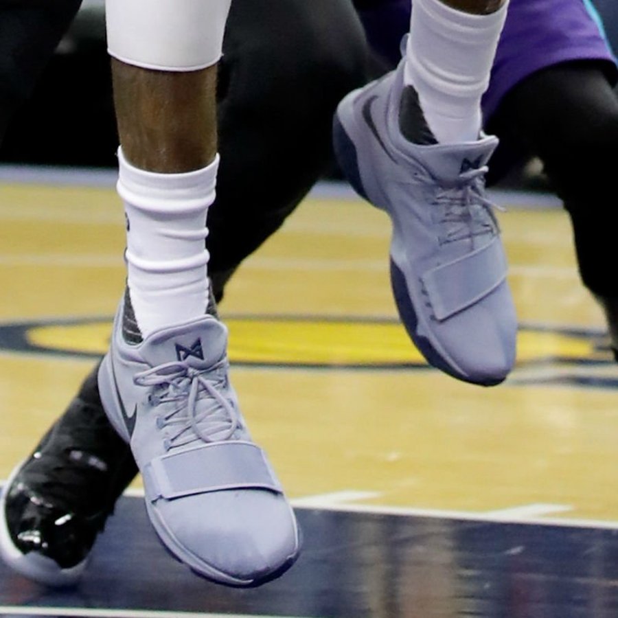 Nike,PG 1,878627-044  泡椒赛场上脚的酷灰 PG 1 本月将投入市售