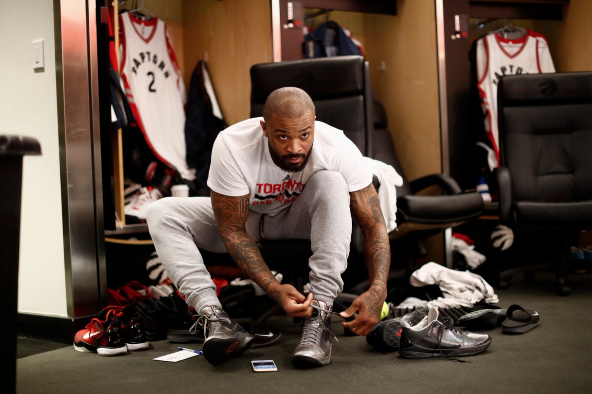 Nike,Hyperdunk  PJ Tucker 上脚 Nike Hyperdunk 阿斯顿马丁套装