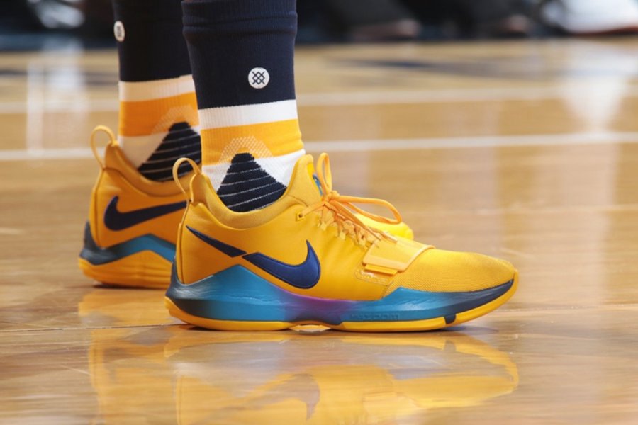 Nike,PG 1  “断勾” 抢先上脚！泡椒今天这双 Nike PG 1 你打几分？