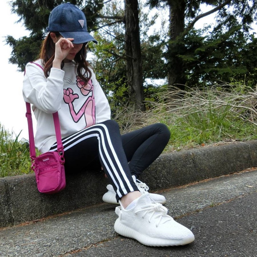 近期,话题,之作,纯白,Yeezy,350,上,脚,效果,究  近期话题之作纯白 Yeezy 350 V2 上脚效果究竟如何？