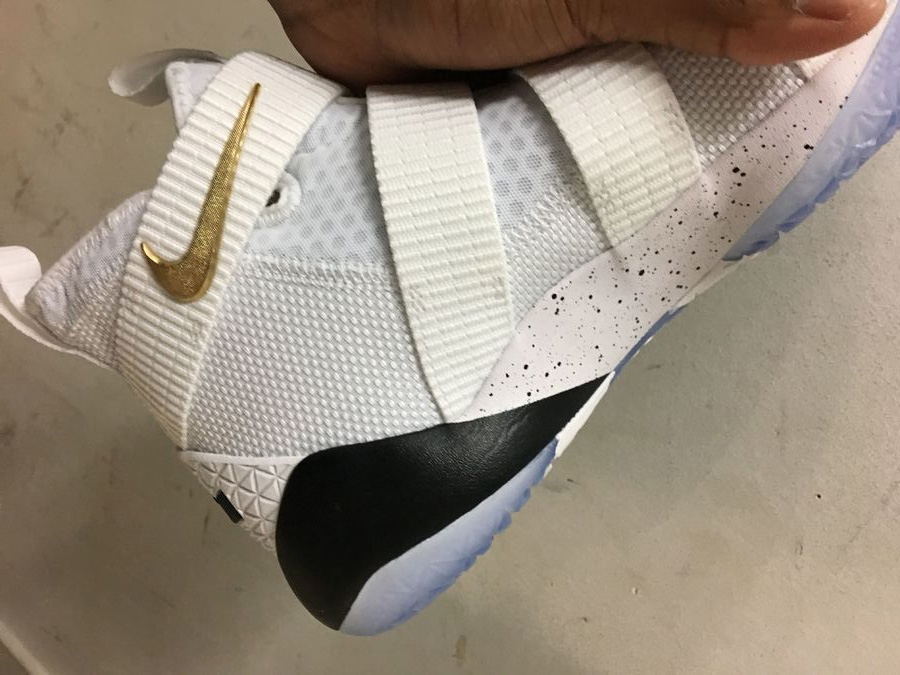 897644-101,Solider 10,Nike,士兵1 897644-101 临近发售！士兵 11 代白金配色清晰亮相