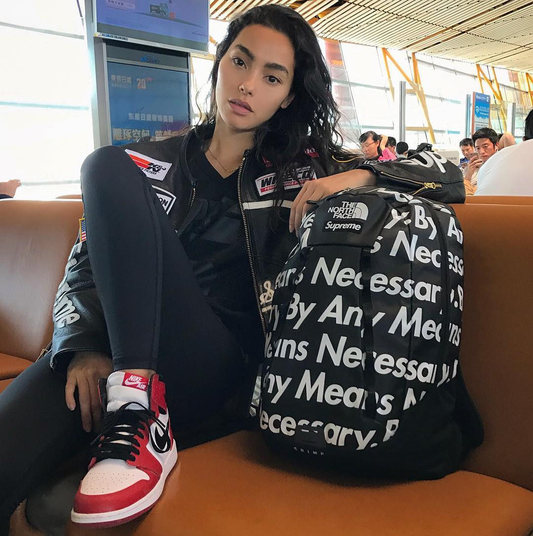 555088-101,Air Jordan 1,AJ1 555088-101AJ1 看看 Adrianne Ho 这次来中国穿了什么球鞋？