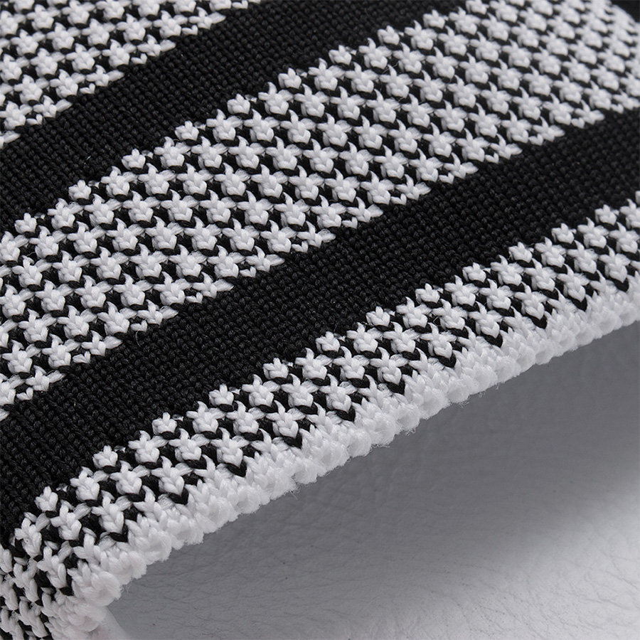 adilette,adidas  这个夏天你可以穿 Primeknit 编织版本的拖鞋了！