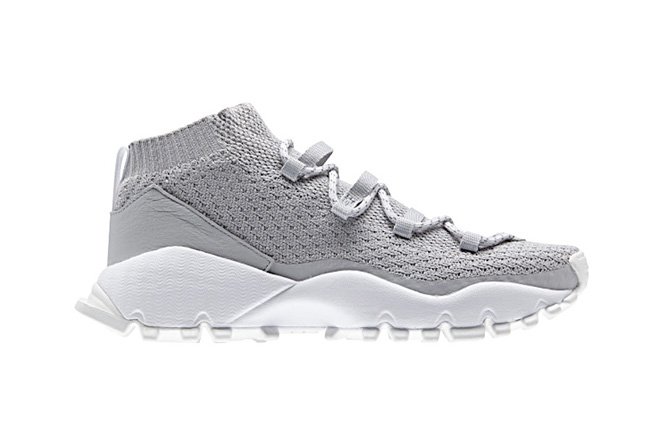 SEEULATER,adidas  这款经典的户外鞋终于迎来了 Primeknit 编织版本！