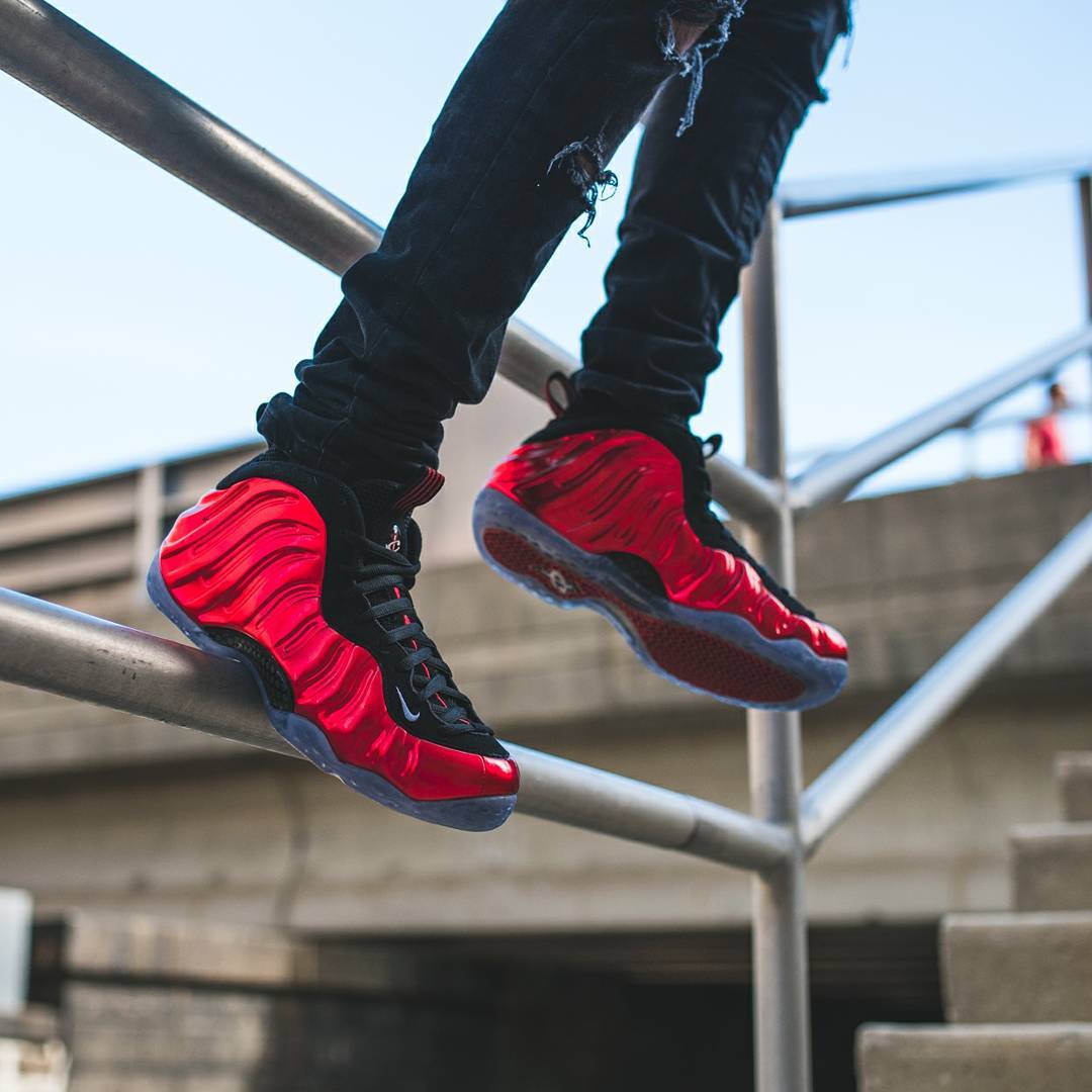 314996-610,Foamposite,Nike,Foa 314996-610 中国区何时发售？先看看 “红喷” 惊艳夺目的上脚实拍！