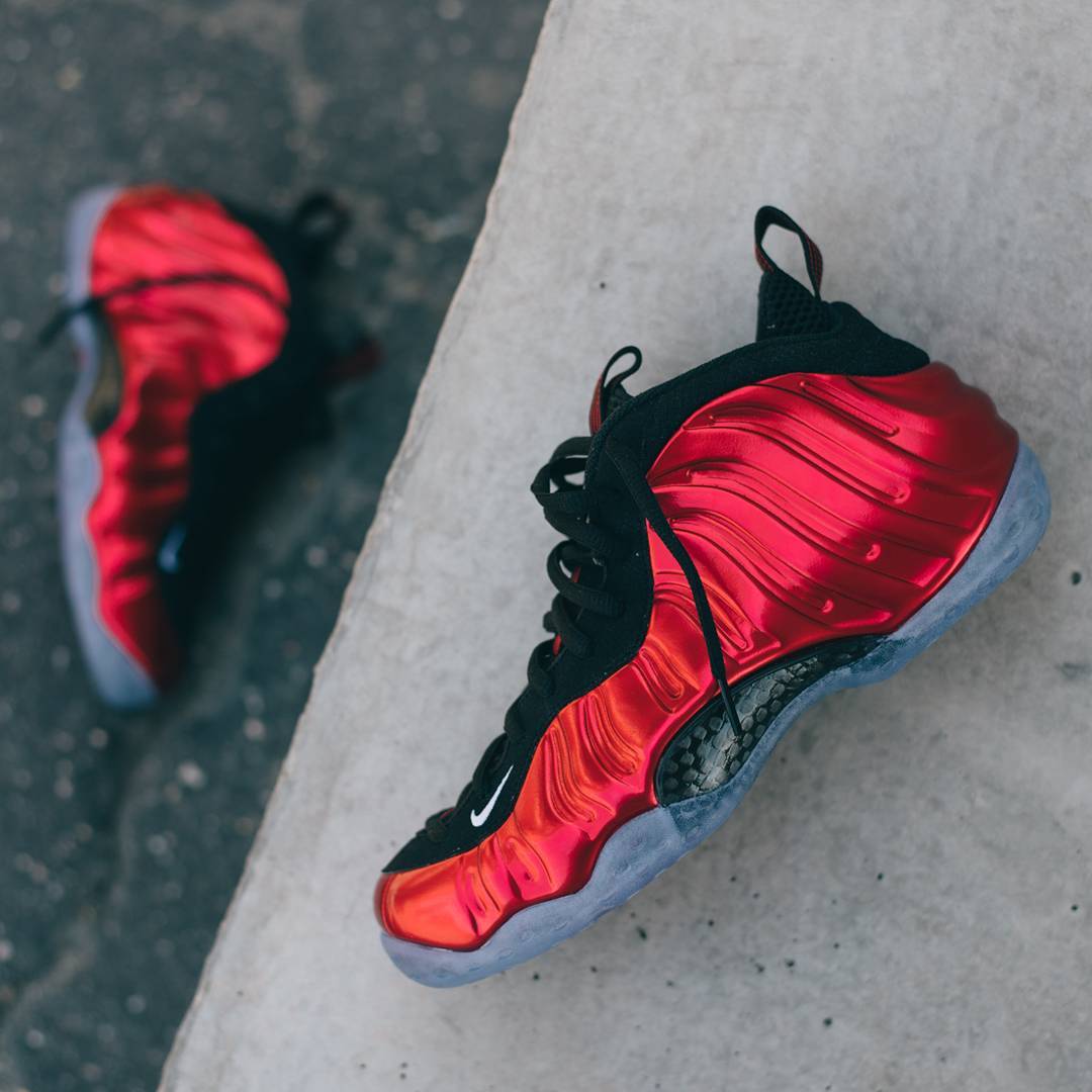 314996-610,Foamposite,Nike,Foa 314996-610 中国区何时发售？先看看 “红喷” 惊艳夺目的上脚实拍！