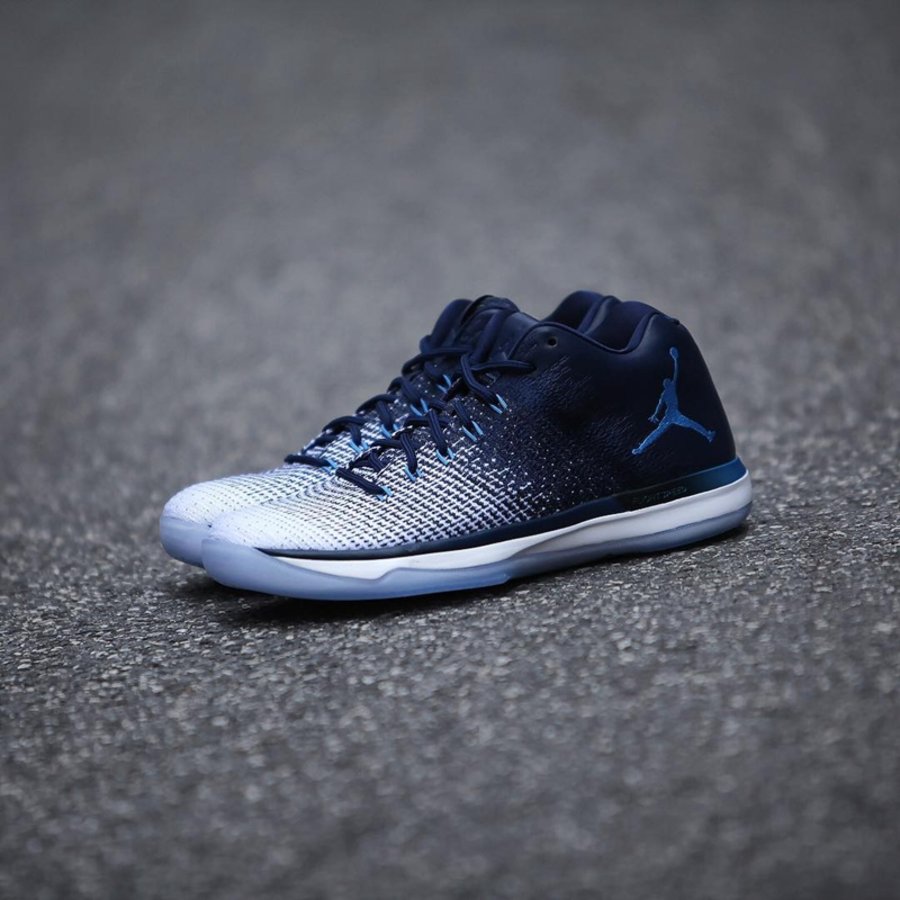 Air Jordan 31 Low,AJ31,897564-  本周发售！提前感受午夜蓝 Air Jordan 31 Low 的实物魅力