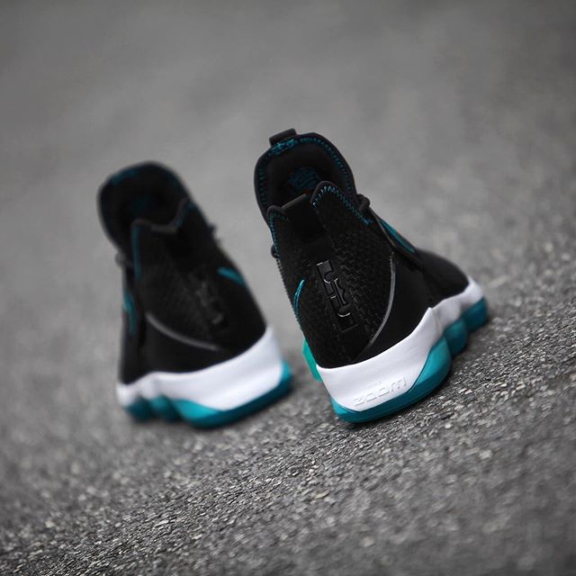 Nike,LeBron 14  向 LeBron 7 致敬！经典配色 LeBron 14 本周六发售！