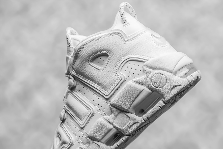 921948-100,大AIR,More Uptempo,N 921948-100 纯正大白鞋！Nike Air More Uptempo “Triple White” 现已上架！
