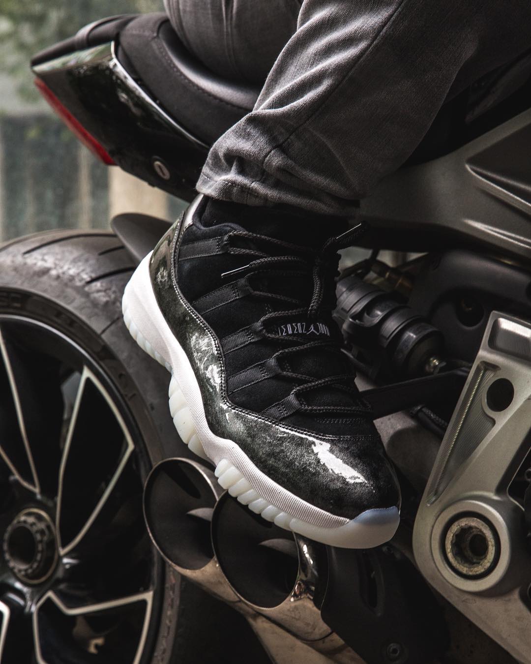 528895-010,AJ11,Air Jordan 11 528895-010AJ11 大魔王又要来了！Air Jordan 11 Low “Barons” 美图 + 上脚