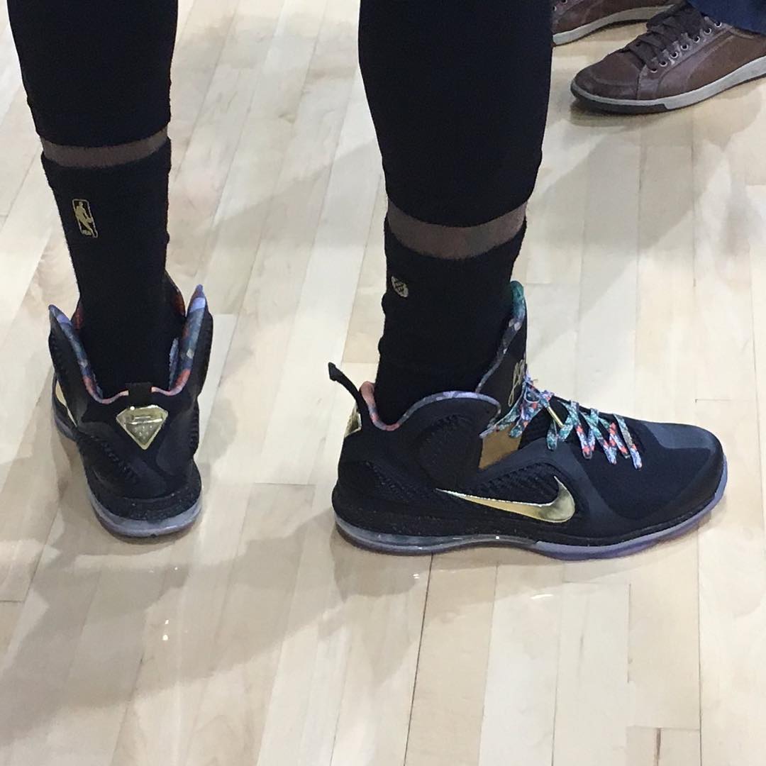 LBJ9,LeBron 9 LBJ9 詹皇今日再度上脚经典战靴！这个珍稀配色有何来头？