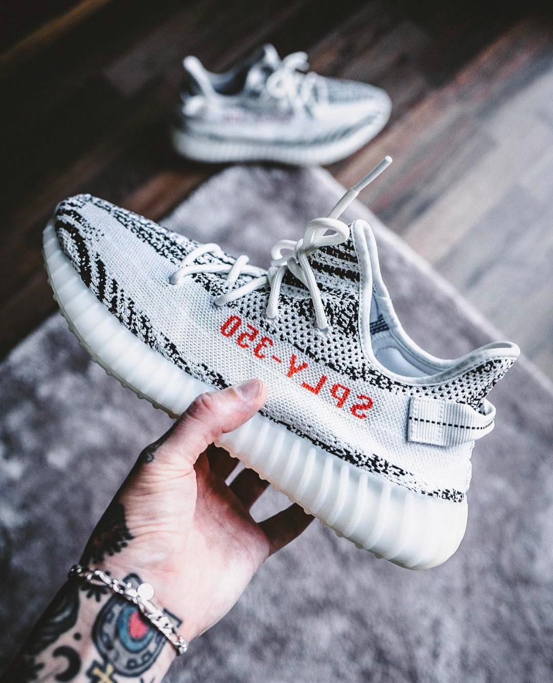 CP9654,Yeezy 350 Boost V2,Yeez CP9654 怎样才能买到白斑马 Yeezy？这篇完整攻略你必须要看！