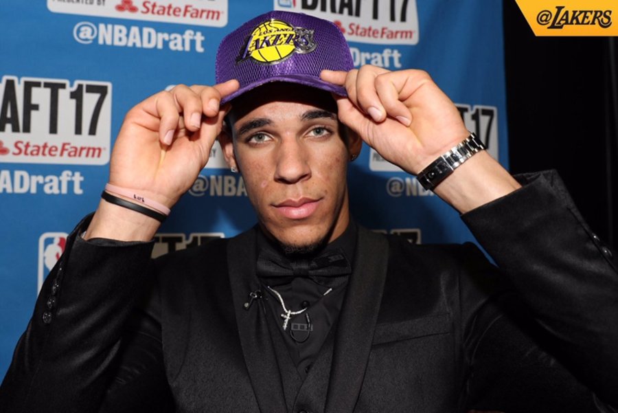 LaVar Ball,Lonzo Ball,BBB,ZO2  2017 NBA 选秀大会结束，“球哥” 加盟湖人，并发布紫金新战靴！
