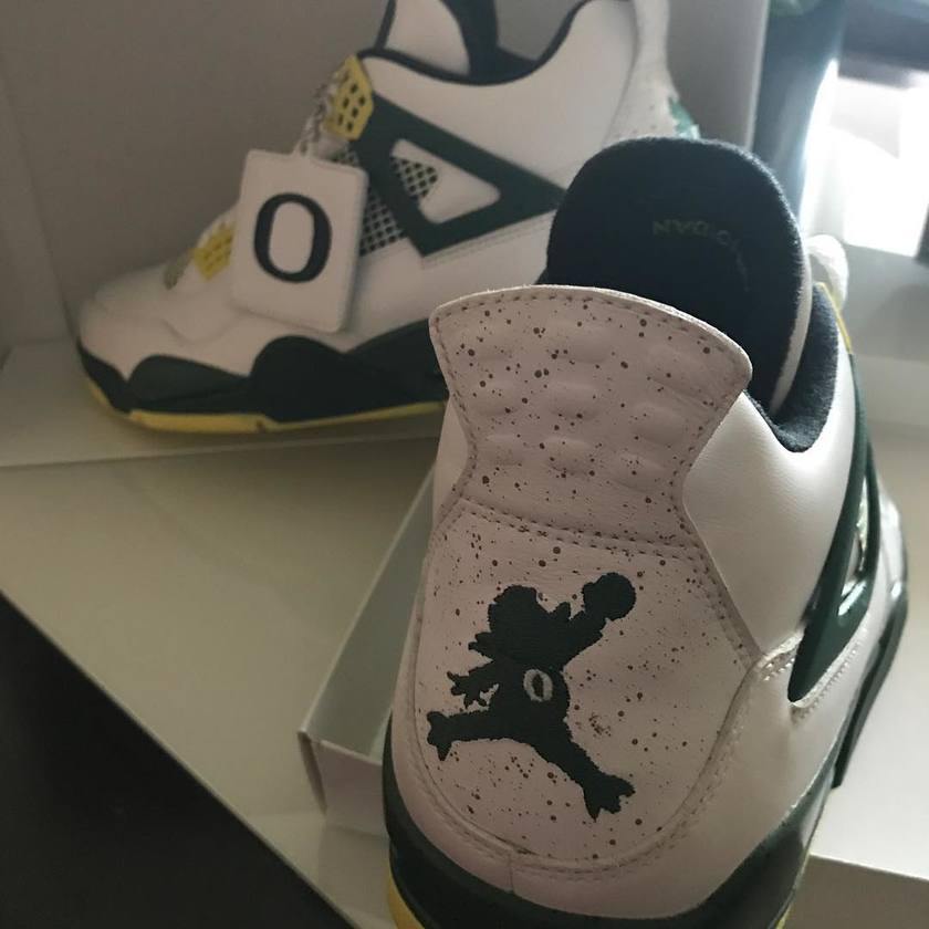 AJ4,Air Jordan 4  鞋王 P.J. 塔克休赛期晒出 Air Jordan 4 天价球鞋！