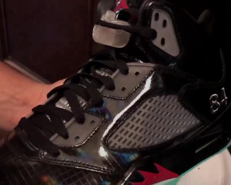 Air Jordan 5,Transformers,AJ5  官方出品！沃尔伯格获赠 Air Jordan 5 “Transformers”