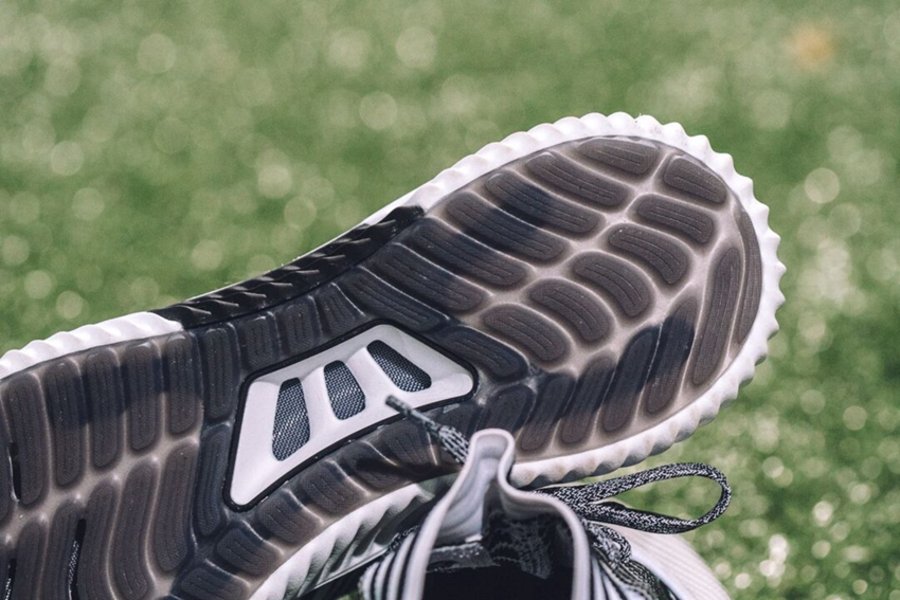 adidas,Nike,黑白球鞋  好看的黑白球鞋那么多，何必花大几千买白斑马？