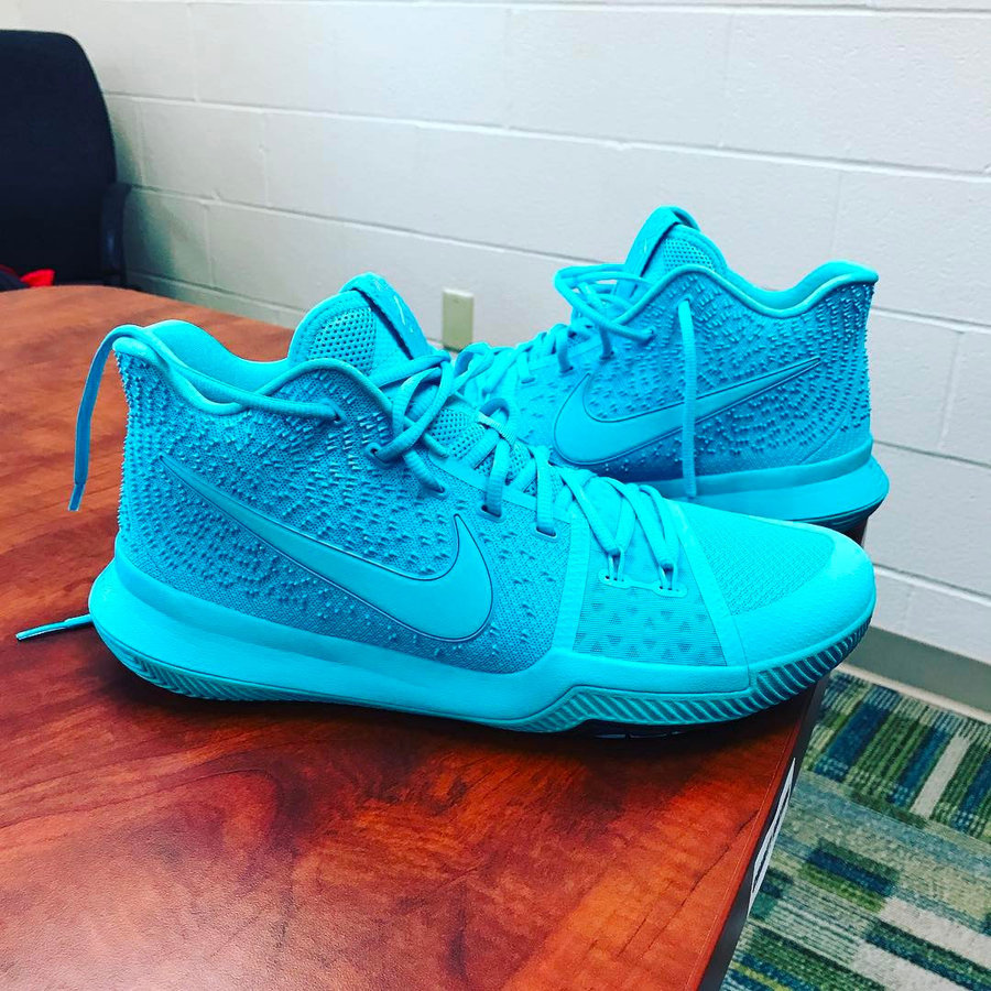 Kyrie 3,Nike  清爽宜人，欧文亲自曝光 Kyrie 3 “Tiffany” 配色