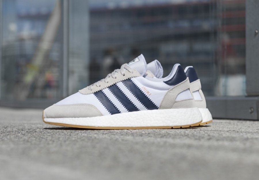 adidas,Iniki Runner,White Navy  浓郁的复古气息！全新 adidas Iniki Runner 上脚效果不俗