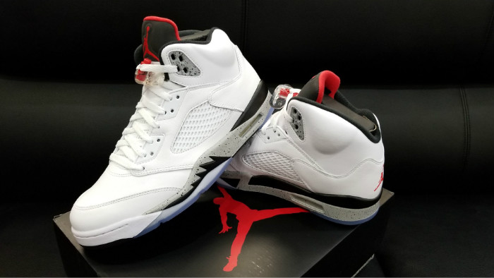 AJ5,Air Jordan 5,136027-104  并非流川枫配色！白水泥 Air Jordan 5 “White Cement” 下月发售！