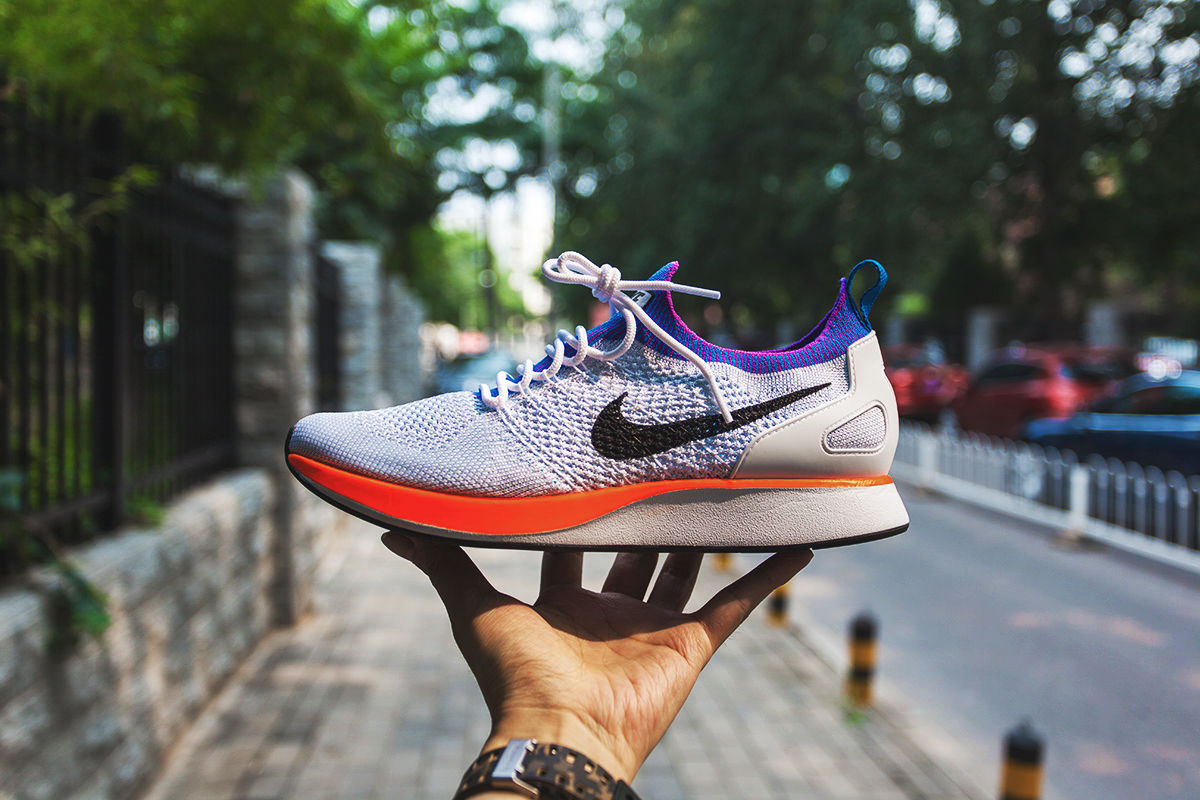 918264-100,Mariah,Nike 918264-100 小编开箱 | 这双轻快 + 透气的全新跑鞋到底有哪些亮点？
