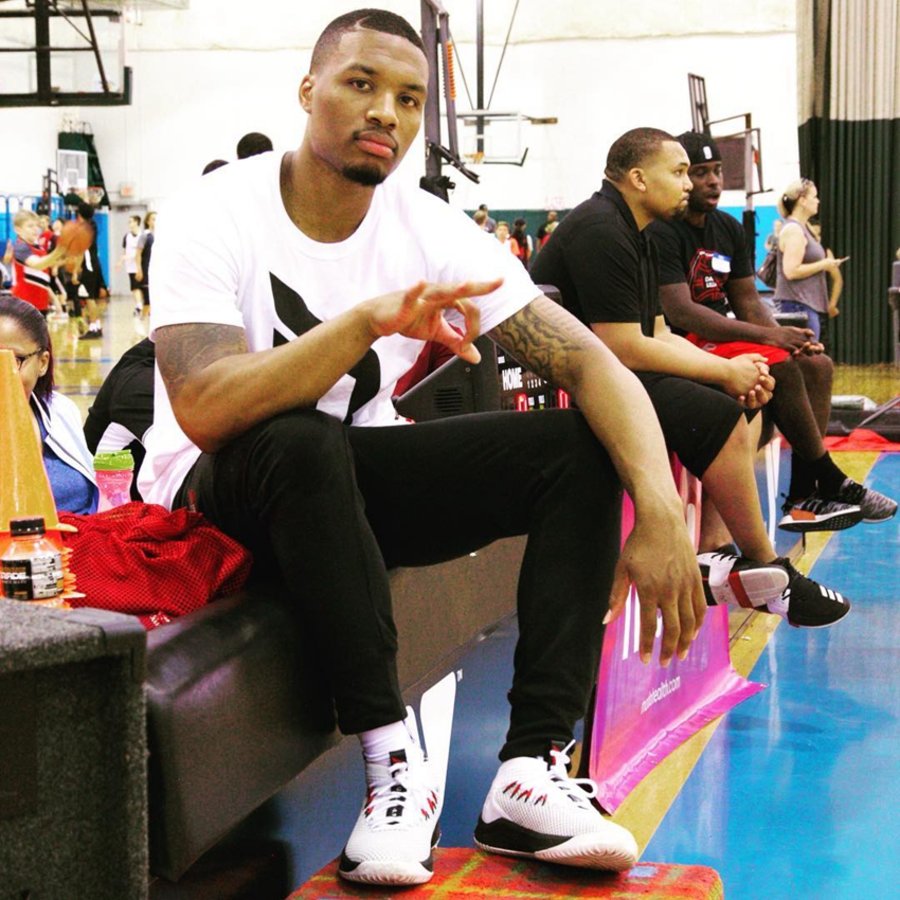 adidas,Dame 4  利拉德提前上脚全新签名战靴 adidas Dame 4