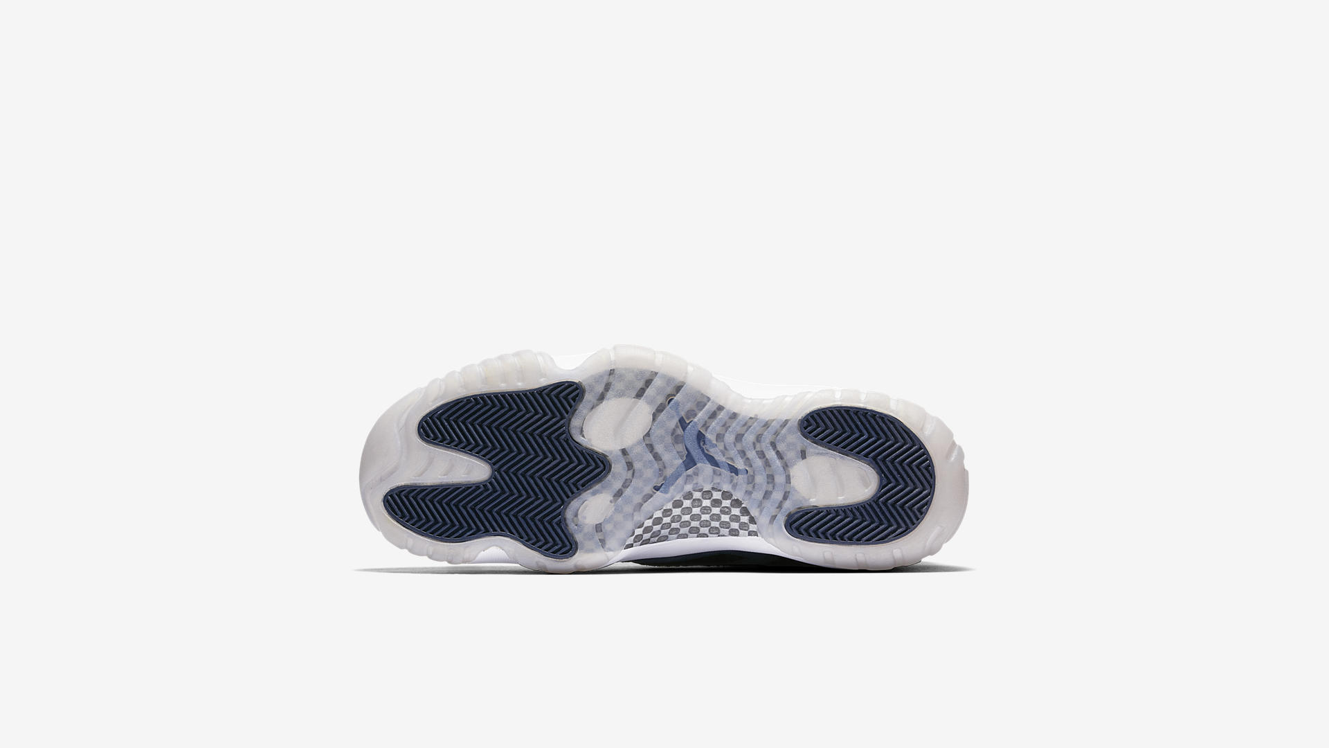 919712-400,AJ11,Air Jordan 11 919712-400AJ11 Air Jordan 11 Low IE 再度现身，黑曜石配色月底发售